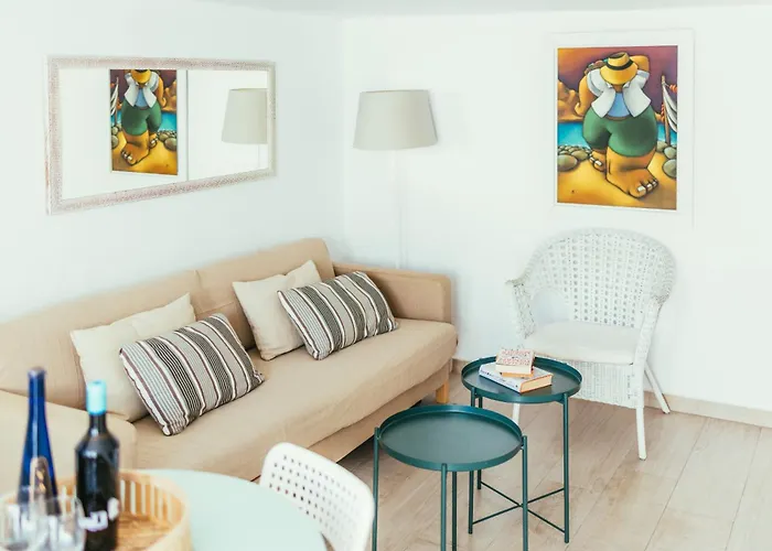 Volcan De Tilama 0 Playa Chica 2 Min * Тиас